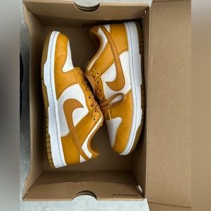 Nike Dunks Low